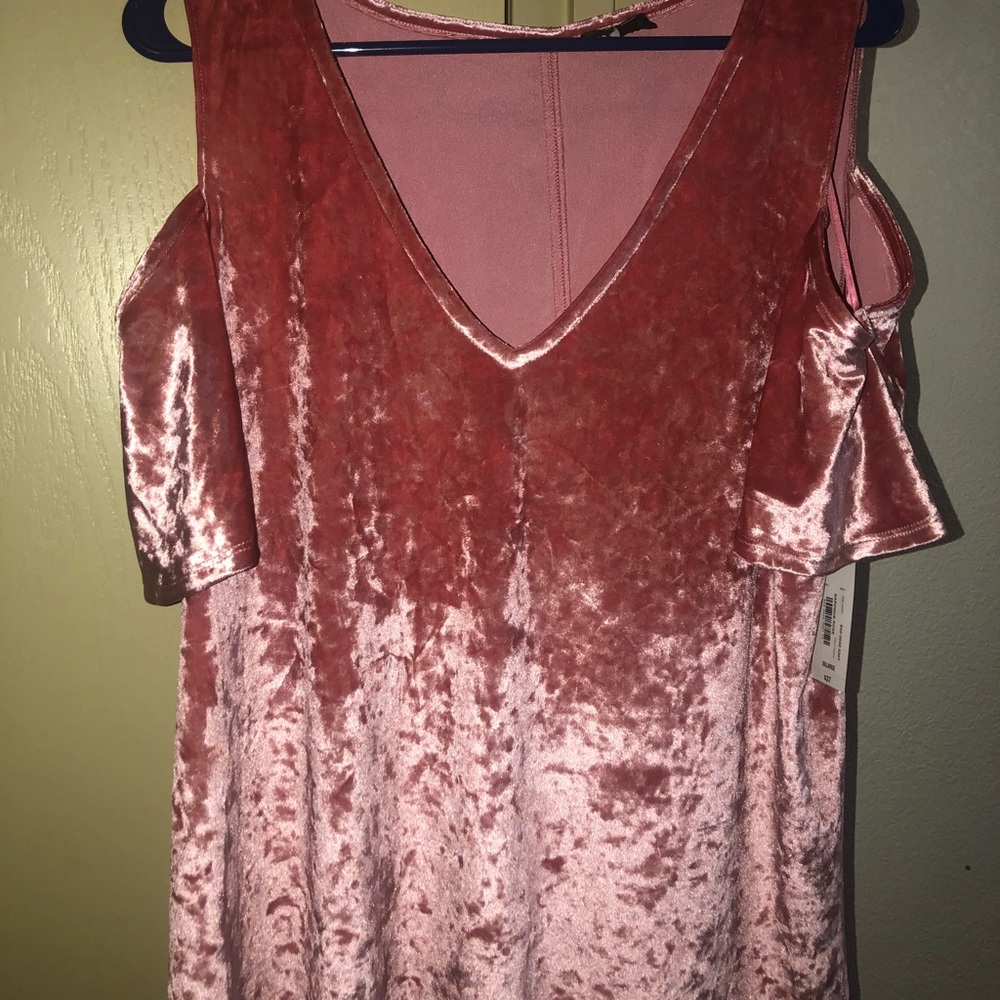 Selling Plus size tops - Picture 5 of 8